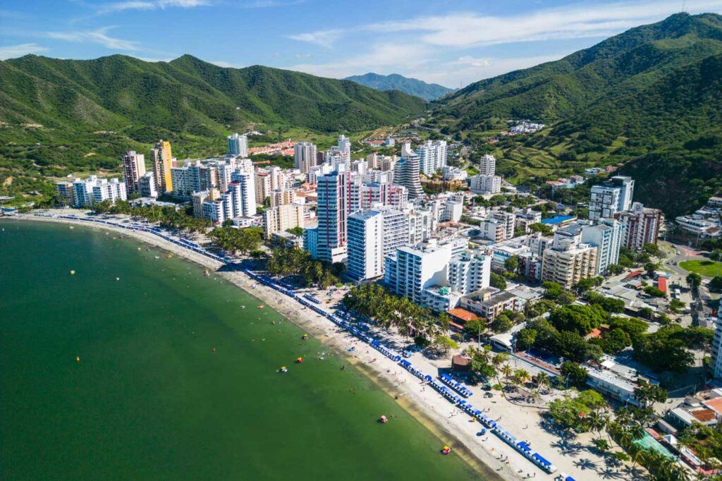 Vista aérea de la playa de El Rodadero, Santa Marta