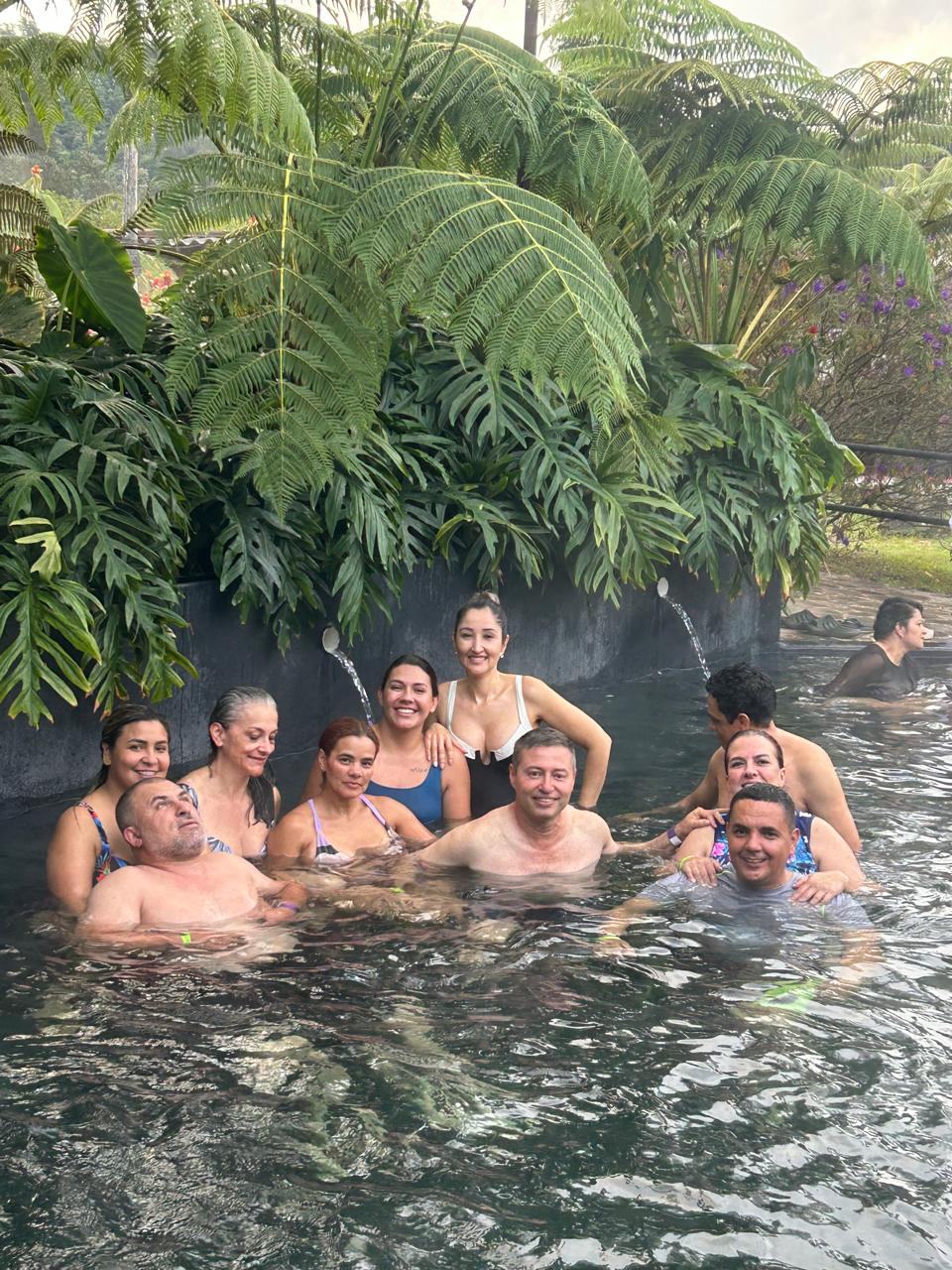 Viajeros de Cibeles Tours en los termales de Manizales